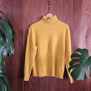 Uniqlo Yellow Wool Turtleneck Medium